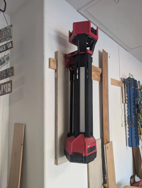 Ngàm treo tường Milwaukee M18 Rocket Light - Giải pháp gọn gàng - Image 1