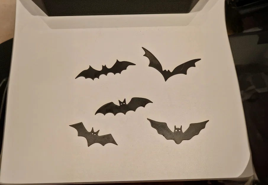Bộ mô hình dơi 2D trang trí Halloween ấn tượng - Image 1