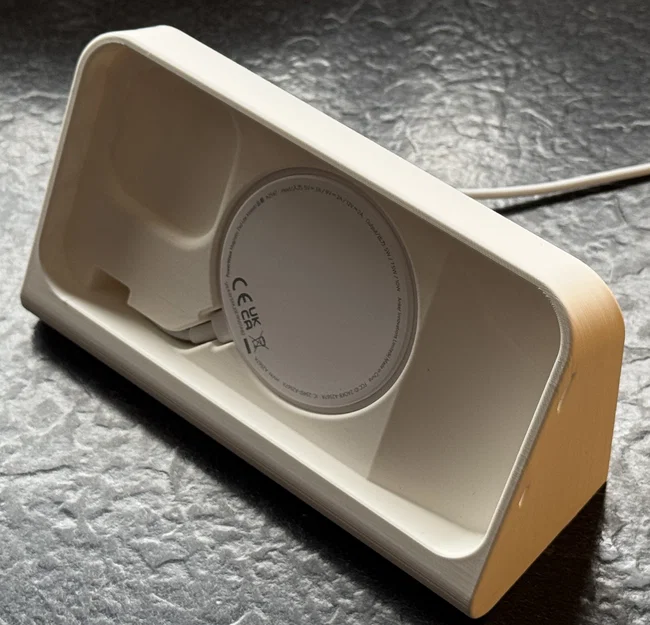 Đế sạc 3D thông minh cho iPhone 15 Pro và Anker 313 - Image 1