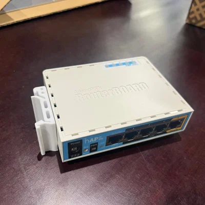 Ngàm gắn DIN rail 3D cho router Mikrotik hEX, hAP series