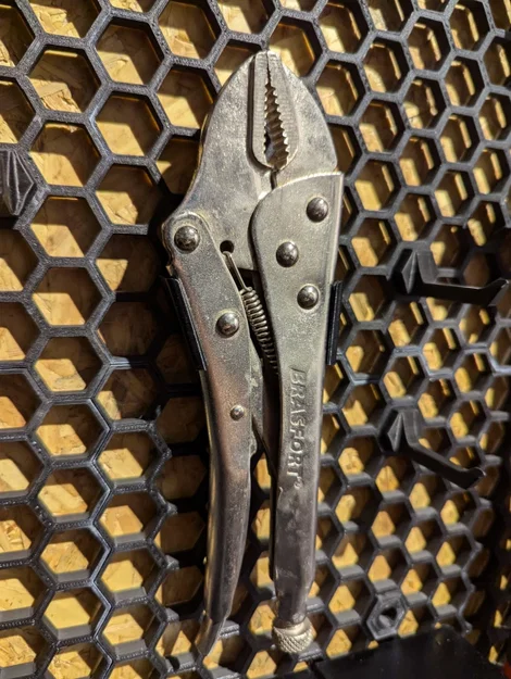 Giá treo kìm chết (Locking Pliers) cho Honey Comb Storage Wall - Image 1