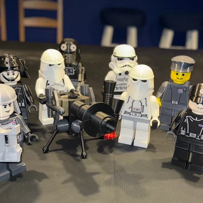 Star Wars Imperial Officer Brick MegaFigure (5:1 Scale) – Mô hình in 3D