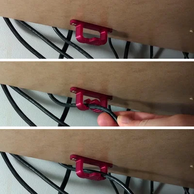 Ngàm kẹp dây cáp đàn hồi in liền khối (Print-in-place springy cable mount)