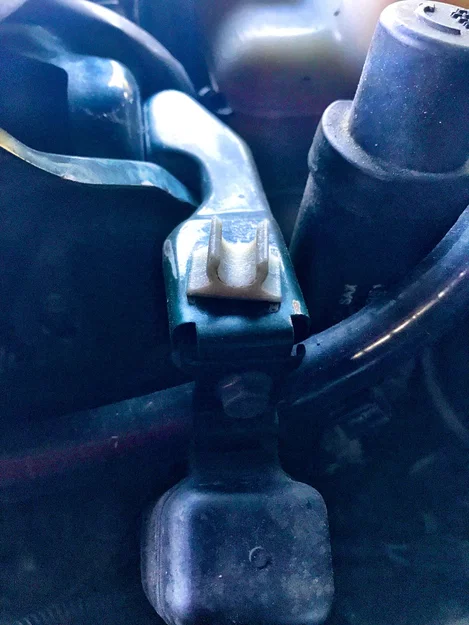 Kẹp giữ thanh chống nắp capo Mazda Miata MK1 (Hood Rod Clip) - Image 4