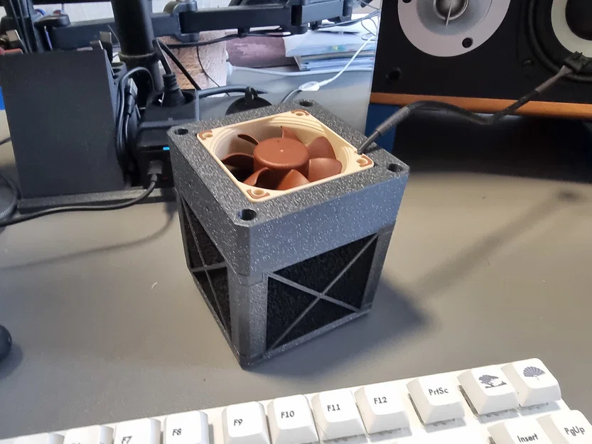 Máy lọc không khí và hút khói mini in 3D cho góc kỹ thuật - Image 1