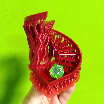 Tháp Xúc Xắc Hữu Cơ “Cầu Thang” (Organic Dice Tower “Staircase”)