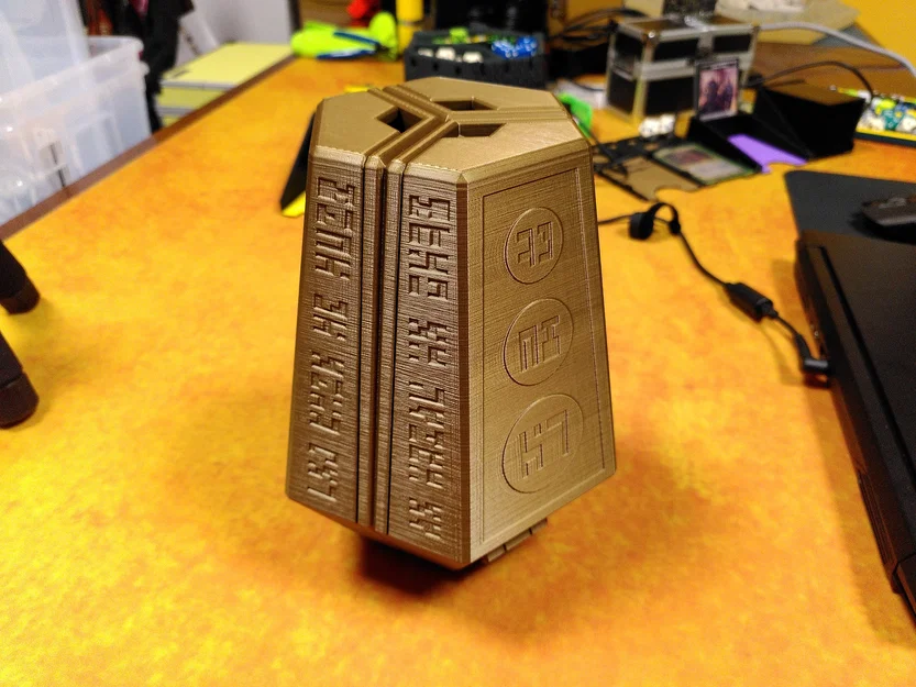 The Monolith Dice Tower – Tháp thả xúc xắc phong cách tàu vũ trụ - Image 4