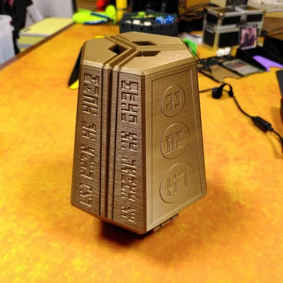 The Monolith Dice Tower – Tháp thả xúc xắc phong cách tàu vũ trụ