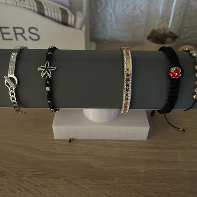 Giá đỡ vòng tay (Bracelet Holder)
