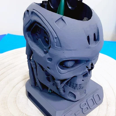 Mô hình 3D ống cắm bút Terminator T-800 siêu ngầu cho bàn làm việc