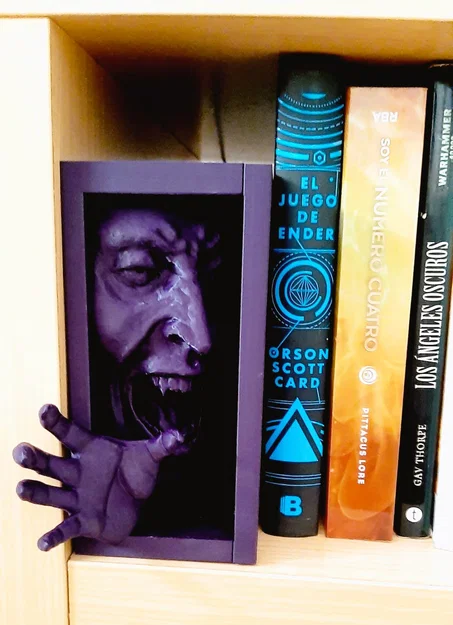 Mô hình trang trí kệ sách Dracula Book Nook in 3D ấn tượng - Image 3