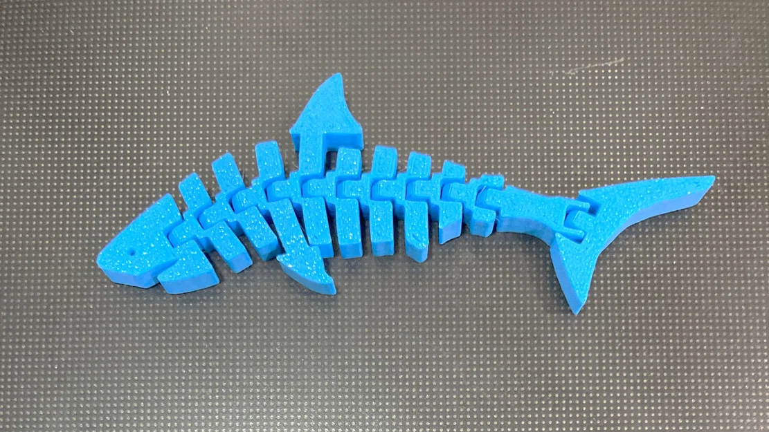 Cá mập khớp nối (Articulated shark / Tiburón articulado) - Image 2