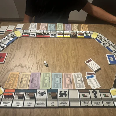 Monopoly - Bản Overengineered (phiên bản nâng cấp quá đà)