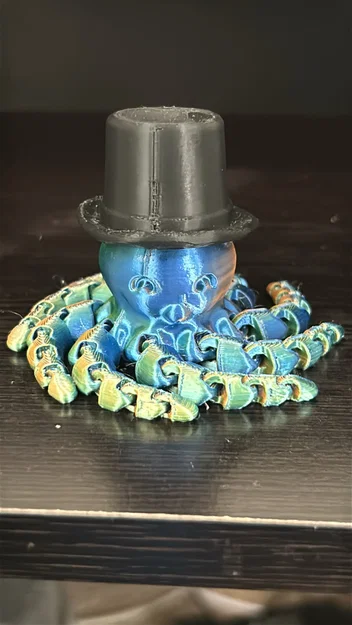 Mô hình bạch tuộc khớp nối đội mũ (Flexi Octopus with a Top Hat) in 3D - Image 1