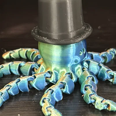 Mô hình bạch tuộc khớp nối đội mũ (Flexi Octopus with a Top Hat) in 3D