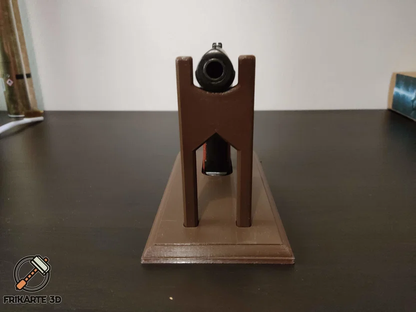 Chân Đế Trưng Bày Súng Makarov (Makarov Gun Display) - Image 3