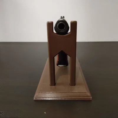 Chân Đế Trưng Bày Súng Makarov (Makarov Gun Display)