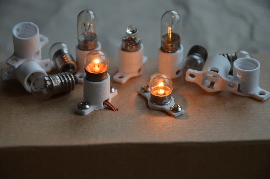 Đui đèn E10 (E10 Lamp Socket) in 3D - Image 1