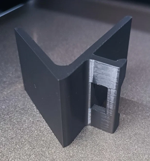 Kệ đỡ điện thoại có chừa cổng sạc - Image 2