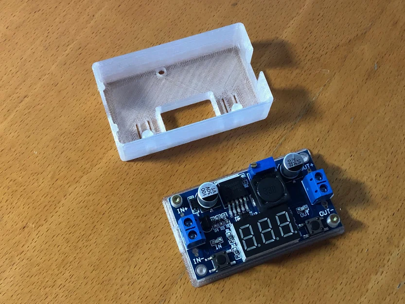 Vỏ hộp cho bộ chuyển đổi hạ áp LM2596 (step down) có màn hình LED - Image 1