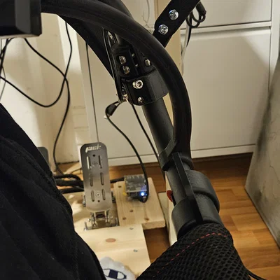 Thanh giằng gia cố Playseat Challenge giúp chống rung lắc hiệu quả