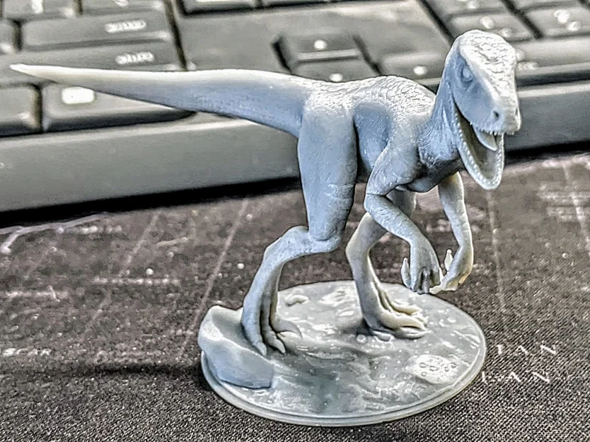 Mô hình khủng long Velociraptor chi tiết phong cách Jurassic Park - Image 1