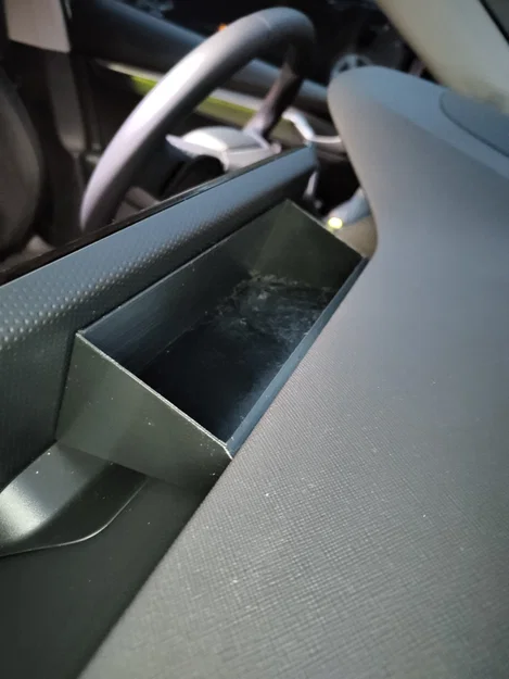 Skoda Octavia NX - ngăn chứa phía trước - Image 2