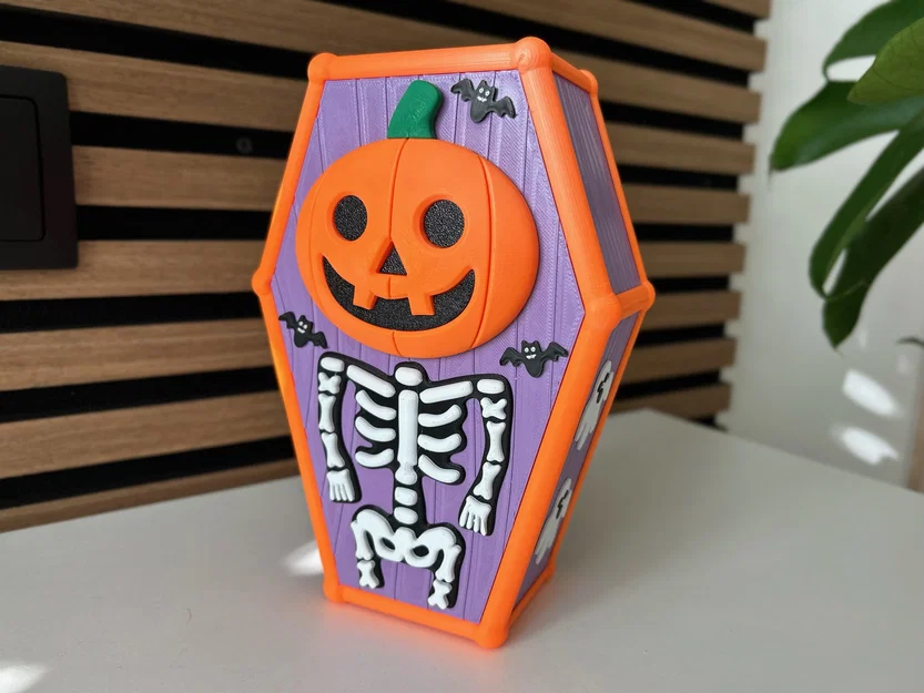 Hộp Kẹo Halloween Hình Quan Tài Cho Bé (Khóa Mở Bằng Đầu Bí Ngô) - Image 1