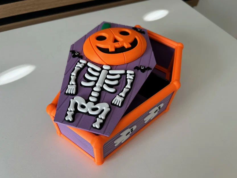 Hộp Kẹo Halloween Hình Quan Tài Cho Bé (Khóa Mở Bằng Đầu Bí Ngô) - Image 2