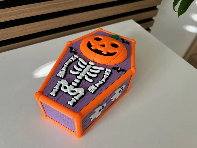 Hộp Kẹo Halloween Hình Quan Tài Cho Bé (Khóa Mở Bằng Đầu Bí Ngô) - Image 4