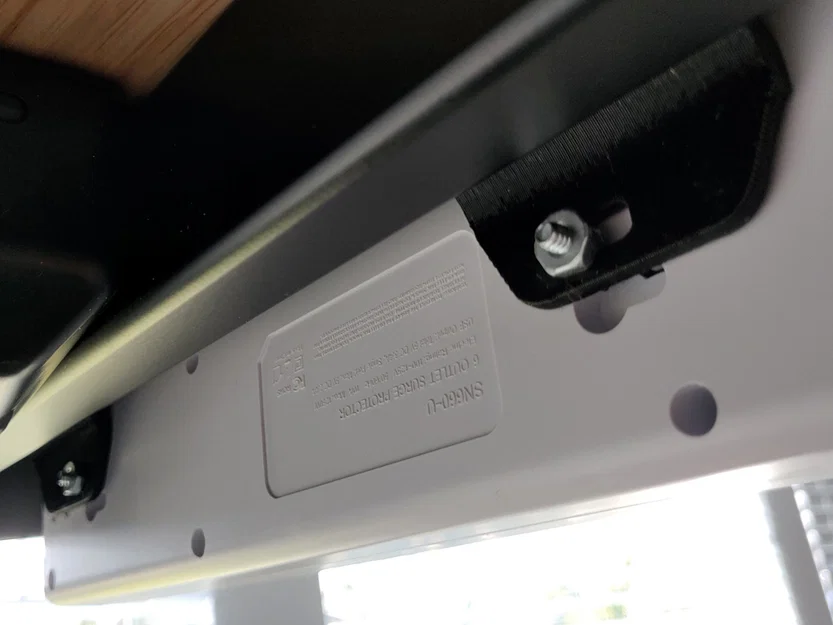 Giá treo Power Strip cho bàn Uplift Desk - Image 4