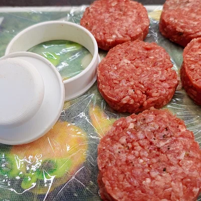 Khuôn ép hamburger (Hamburger press) in 3D