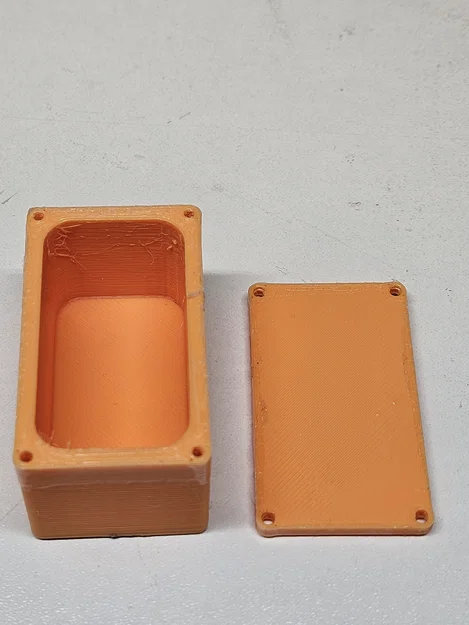 Hộp tùy chỉnh kích thước kèm nắp và 4 con ốc - Image 1