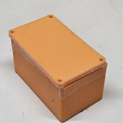 Hộp tùy chỉnh kích thước kèm nắp và 4 con ốc
