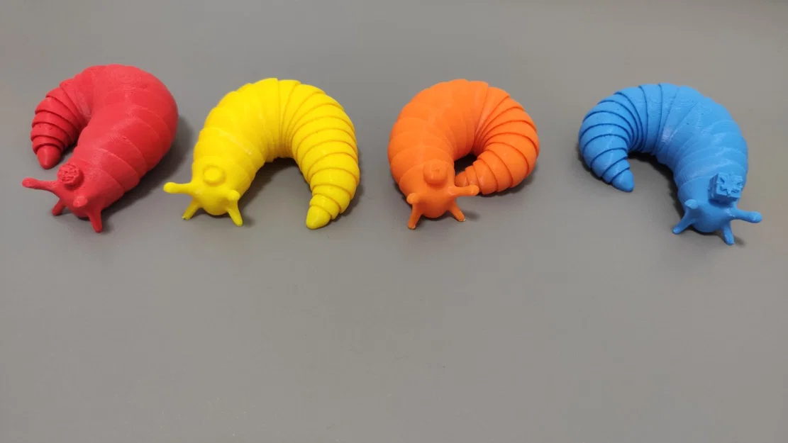 Sên Khớp Dễ Thương – 4 Phiên Bản Theo Mùa - Image 1