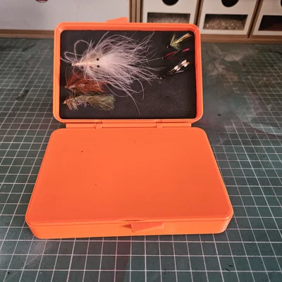 Hộp Fly kèm ngăn chứa Tackle (Fly Box with Tackle Storage)