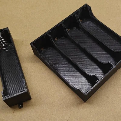 Hộp/khay giữ pin 18650 (18650 holder/case)