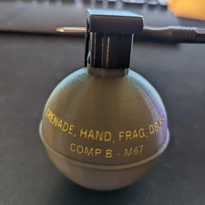 Mô hình lựu đạn M67 in 3D đa màu sắc