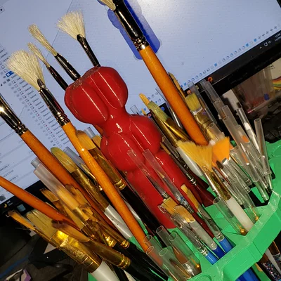 Giá đỡ cọ vẽ xoay 3D tiện lợi cho góc làm việc sáng tạo