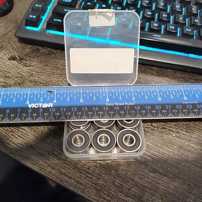 Giá đỡ cọ vẽ xoay 3D tiện lợi cho góc làm việc sáng tạo