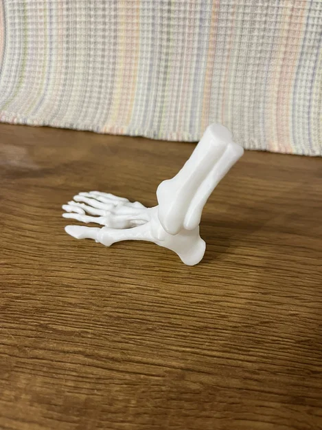 Mô hình bàn chân xương người 3D - Phụ kiện trang trí Halloween độc đáo - Image 4