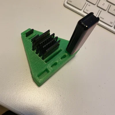 Khay đựng thẻ nhớ SD, Micro SD và USB đa năng gọn gàng