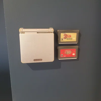 Kệ Treo Tường Trưng Bày Gameboy Advance SP