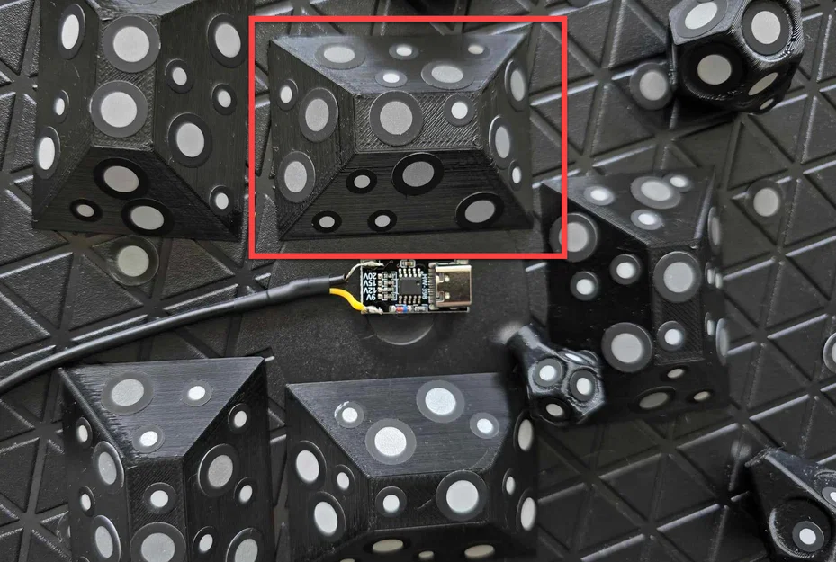 Bệ marker theo dõi quét 3D dạng xếp chồng (Stackable 3D scanning tracking marker platform) - Image 1