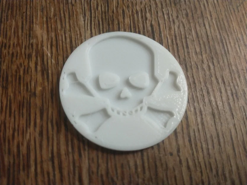 Đồng xu in 3D hình đầu lâu xương chéo (Skull and Crossbones Coin) - Image 1