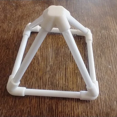 Bộ khớp nối in 3D lắp ráp hình chóp vuông từ ống hút