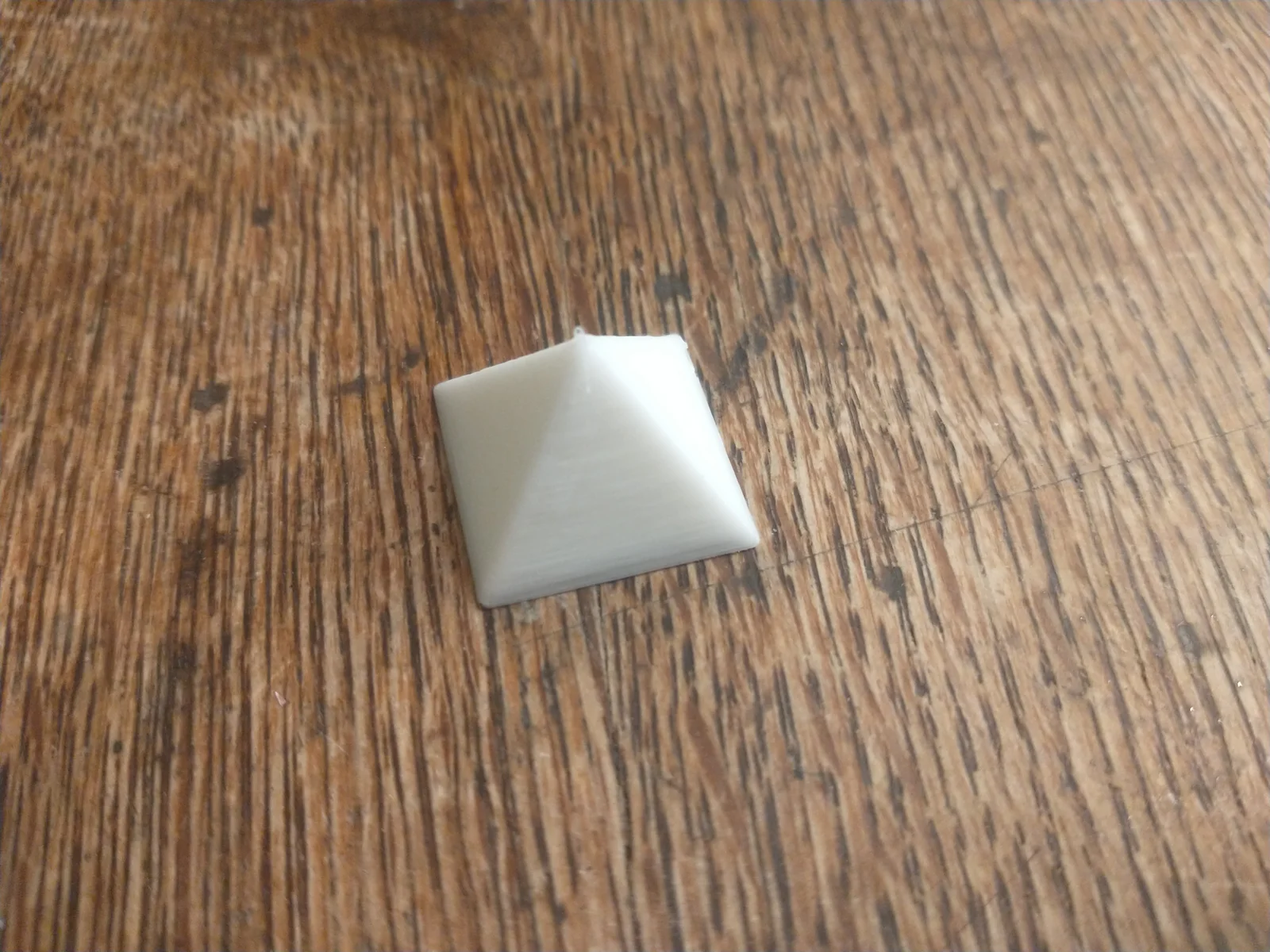 Mô hình kim tự tháp đều 3D - Hình khối học hoàn hảo cho giá… 1