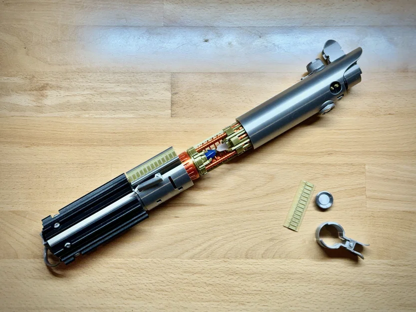 Bộ phận replica chuẩn xác hơn cho Skywalker Lightsaber (Graflex) - Image 7