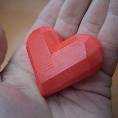 Mô hình in 3D trái tim Low Poly (Low Poly Heart) dễ thương
