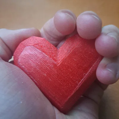 Mô hình in 3D trái tim Low Poly (Low Poly Heart) dễ thương